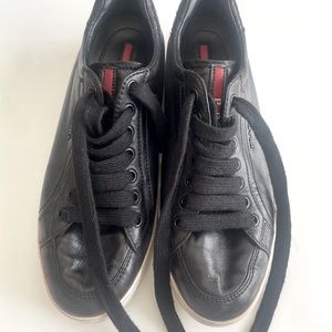 PRADA BLACK LEATHER CLASSIC SNEACKERS